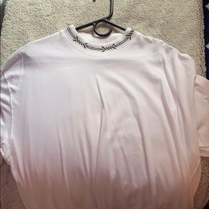 Basic tee design on collar